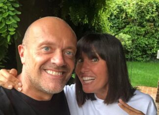 Max Pezzali, chi è la moglie Debora Pelamatti Max Pezzali la moglie è Debora Palamatti