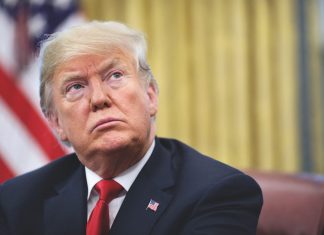 Trump indagato per spionaggio
