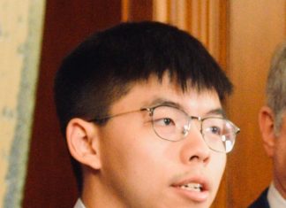 Hong Kong: 10 mesi di carcere per Joshua Wong