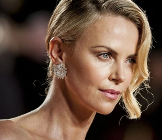 Charlize Theron racconta il surf al femminile nel nuovo film di Niki Caro Charlize Theron - Photo Credits: Everyone Cinema
