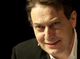 Corrado Guzzanti, noi cresciuti a pane e Vulvia