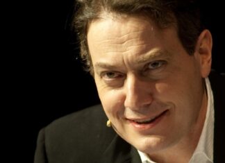 Corrado Guzzanti, noi cresciuti a pane e Vulvia