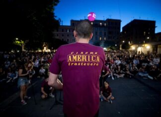 Ragazzi del Cinema America: a settembre 2021 apre Cinema Troisi I ragazzi del Piccolo America a San Cosimato per Il Cinema in Piazza, Credits: Huffingtonpost.it