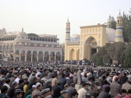 In Cina nello Xinjiang, esistono dei veri e propri campi dell’orrore