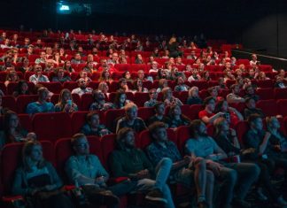 I cinema italiani riaprono: i dati della settimana passata e i film in uscita Sala cinematografica - Photo Credits: Homeliwood