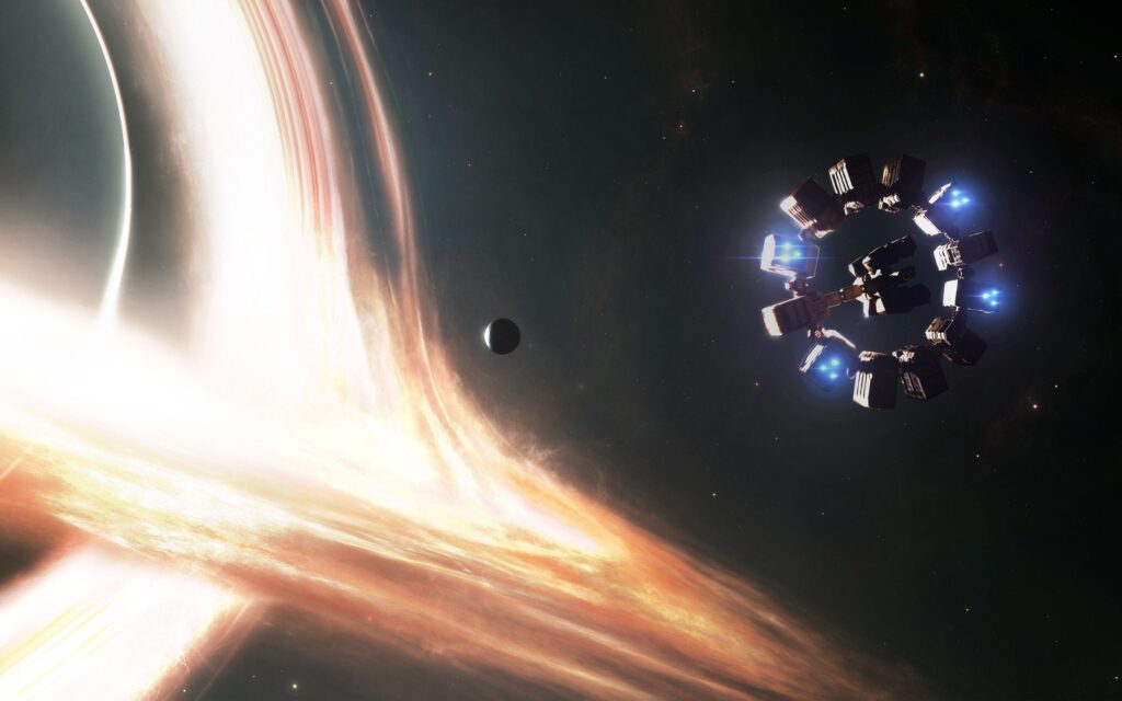 L'Endurance, la navicella con a bordo Cooper e gli altri scienziati, in prossimità del wormhole, da "Interstellar"- Photo credit: dal web