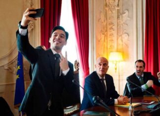 “Bentornato Presidente”, Claudio Bisio ispirato dai politici italiani stasera in tv