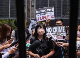 Hong Kong: arrestata Chow Hang Tung, attivista che organizzava il ricordo di Piazza Tienanmen Chow Hong Tung