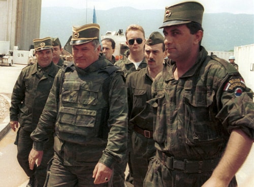 1992 Mladić all'Aeroporto di Sarajevo