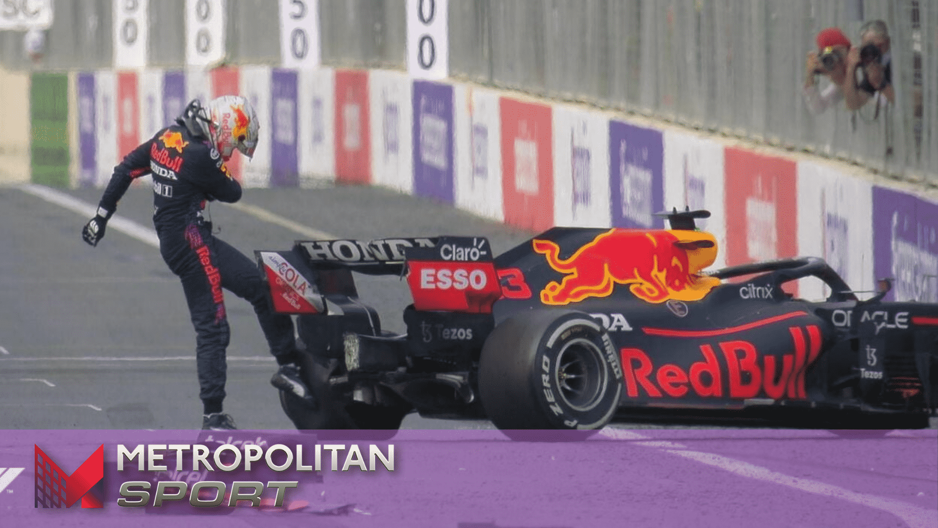 GP Baku, Pirelli ha spiegato i motivi delle numerose forature delle gomme GP Baku Verstappen (pagina Facebook Il Messaggero)