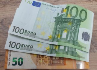 Assegno unico figli di 250 euro: cosa c’è da sapere e a chi spetta