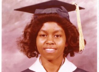 Michelle Obama ai laureati del 2021: “Avete lottato duramente” michelle-obama-si-congratula-studenti-2021