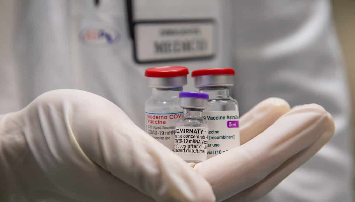 Covid, mix di vaccini diversi: ecco cosa sappiamo