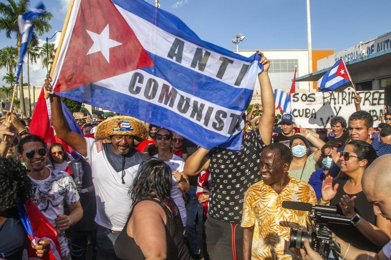 Proteste a Cuba, YouTuber arrestata in diretta Tv dalla polizia Proteste Cuba