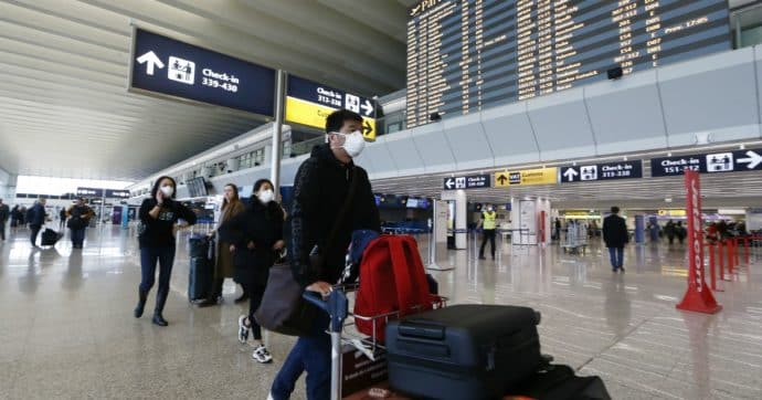 Green pass europeo al via da ieri: primi disagi in aeroporto