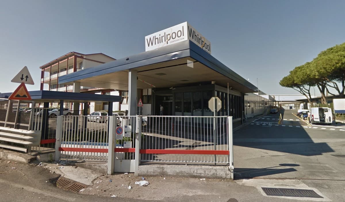 Whirlpool conferma i licenziamenti per Napoli: le lettere dal 22 ottobre