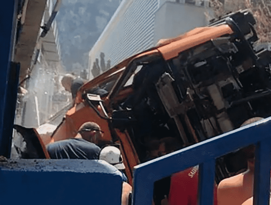 Capri, bus di linea precipita a Marina Grande: una decina di feriti, almeno 2 gravi