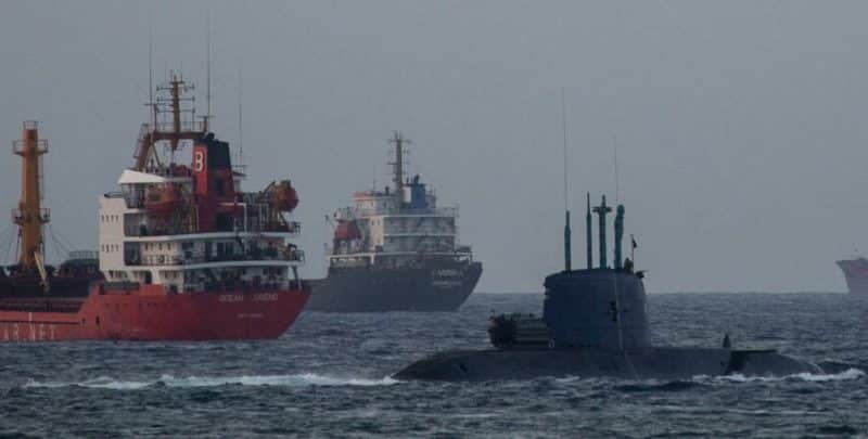 Iran e Israele, aria di conflitto: nave cargo israeliana subisce attacco nell’Oceano Indiano