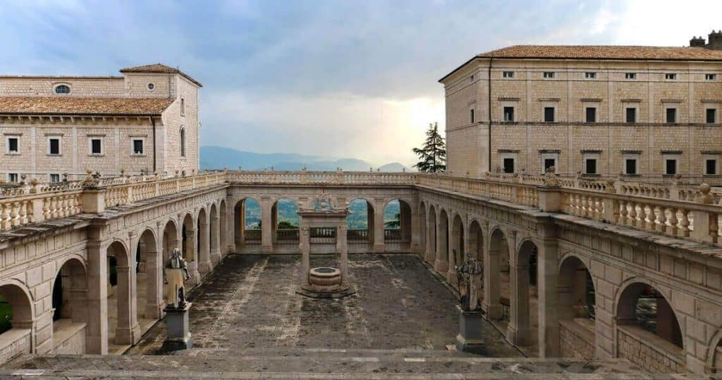 San Benedetto Da Norcia E La “Regola” Benedettina