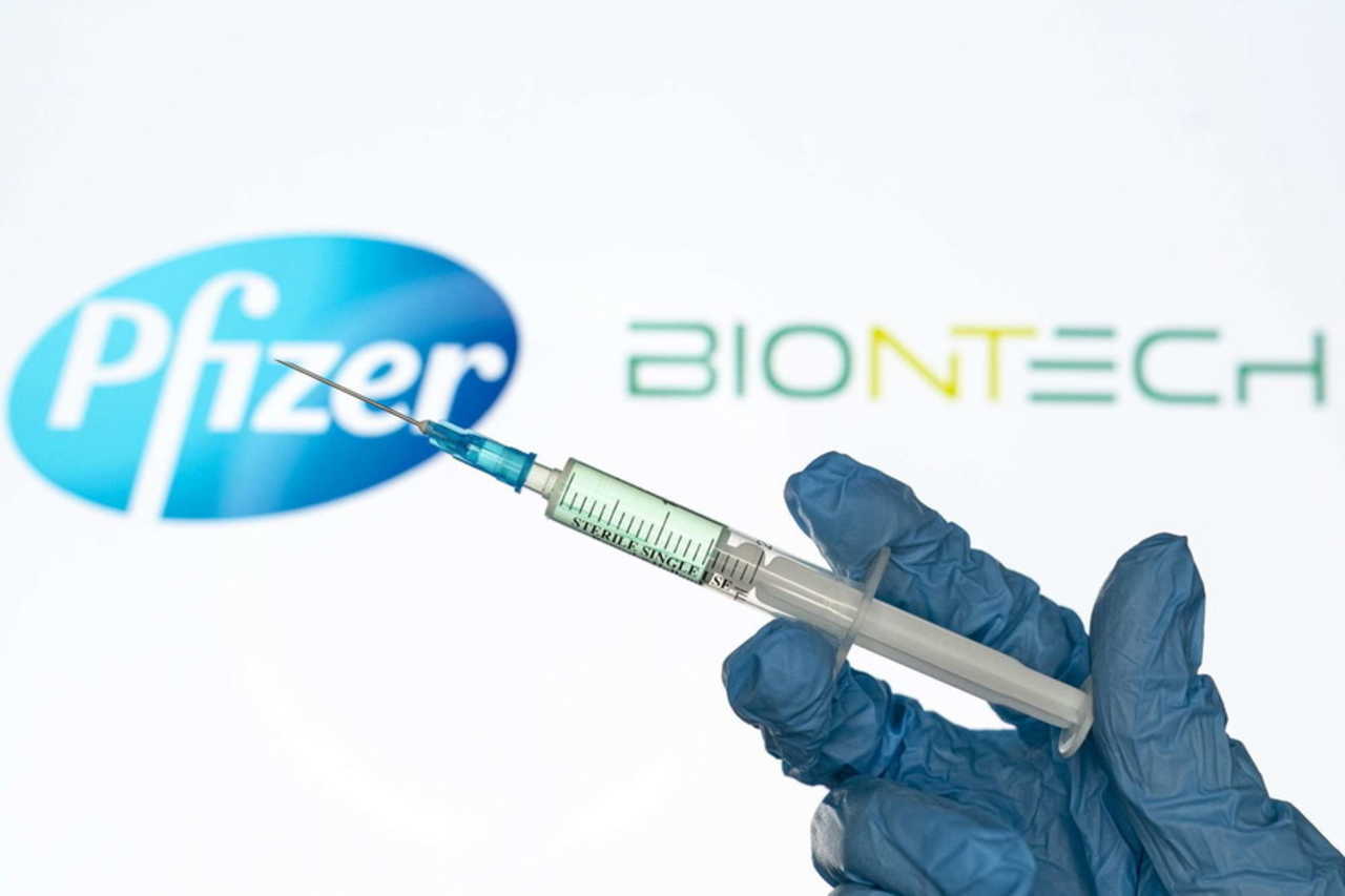 Pfizer, un nuovo studio riapre la questione della terza dose di vaccini Pfizer, fonte ilmeteo.it