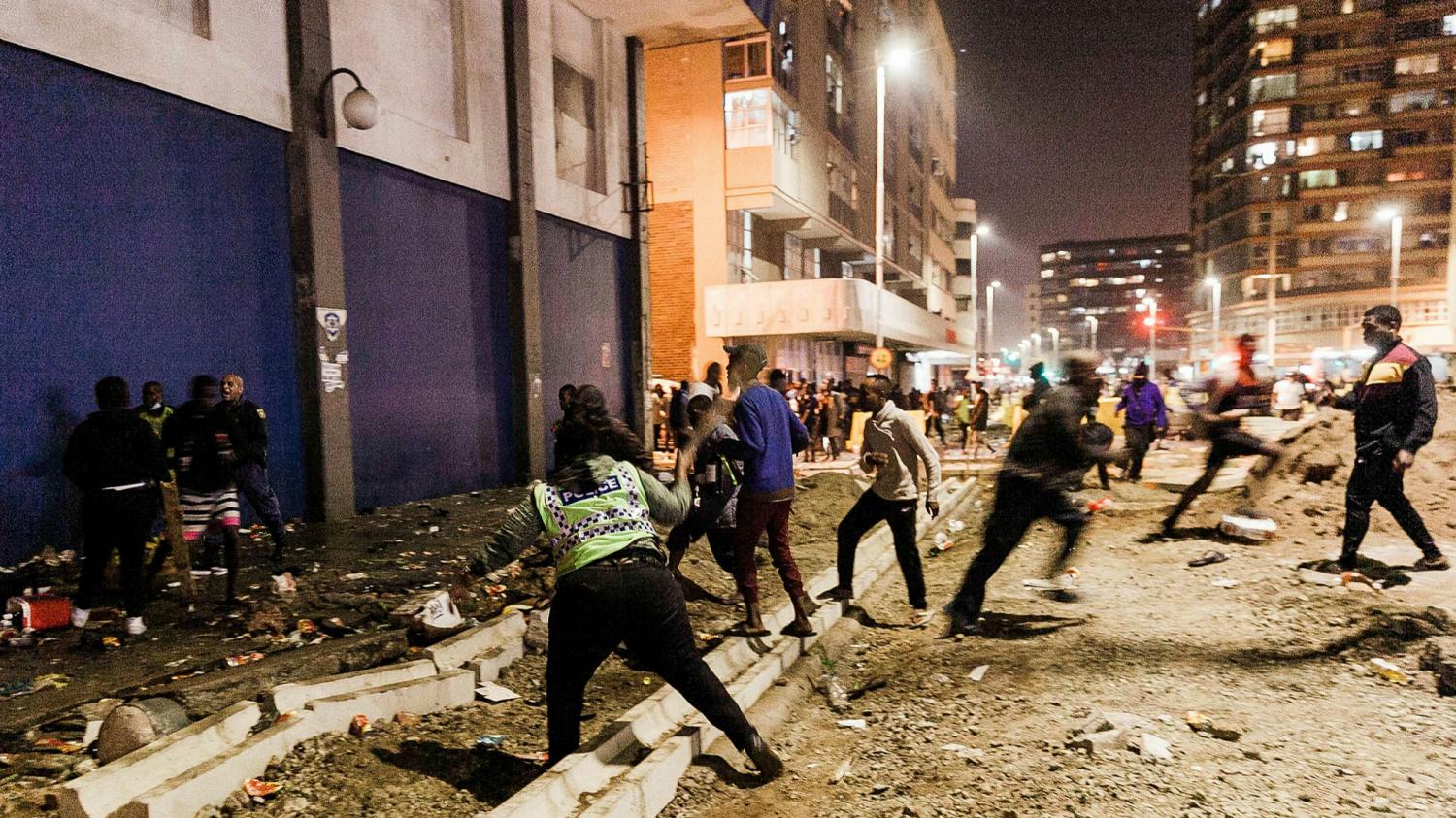 Sudafrica: l’esercito interviene per proteste e saccheggi, 32 morti sudafrica