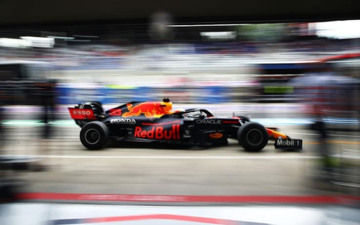GP Giappone, Formula 1: Verstappen domina in una gara assurda