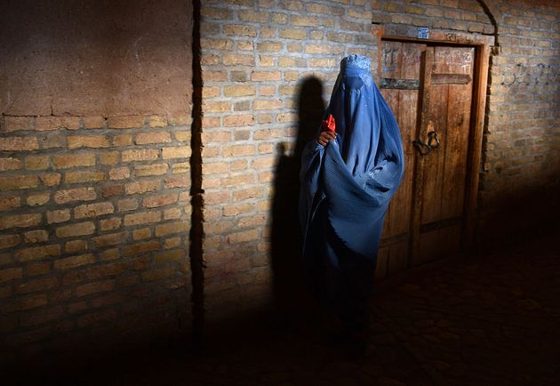 Continua il terrore in Afghanistan: “I talebani girano per le case con i nomi di chi ha aiutato gli occidentali”