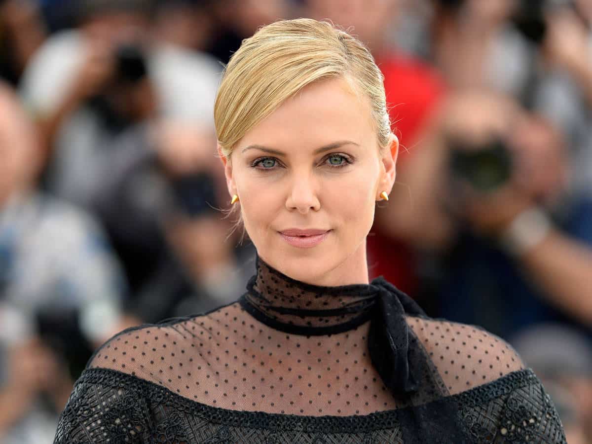 Charlize Theron oltre la bellezza: l’attrice versatile dietro interpretazioni mimetiche Charlize Theron, Credits: El Confidential