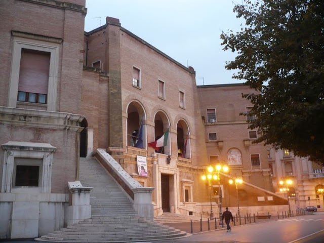 Foggia, il Comune sciolto per mafia: non ci saranno elezioni