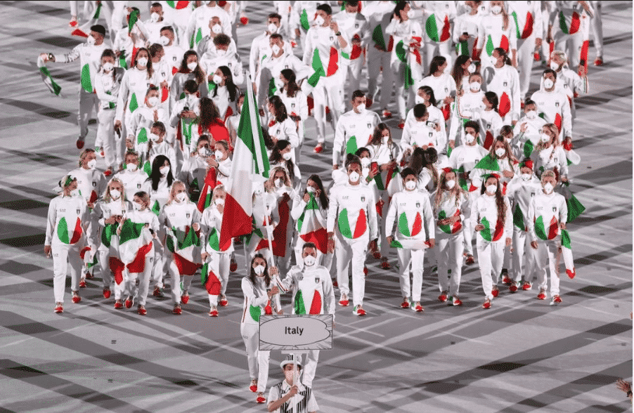 Olimpiadi, quando anche lo sport diventa tendenza di stile Olimpiadi - Photo Credits EmporioArmani Instagram