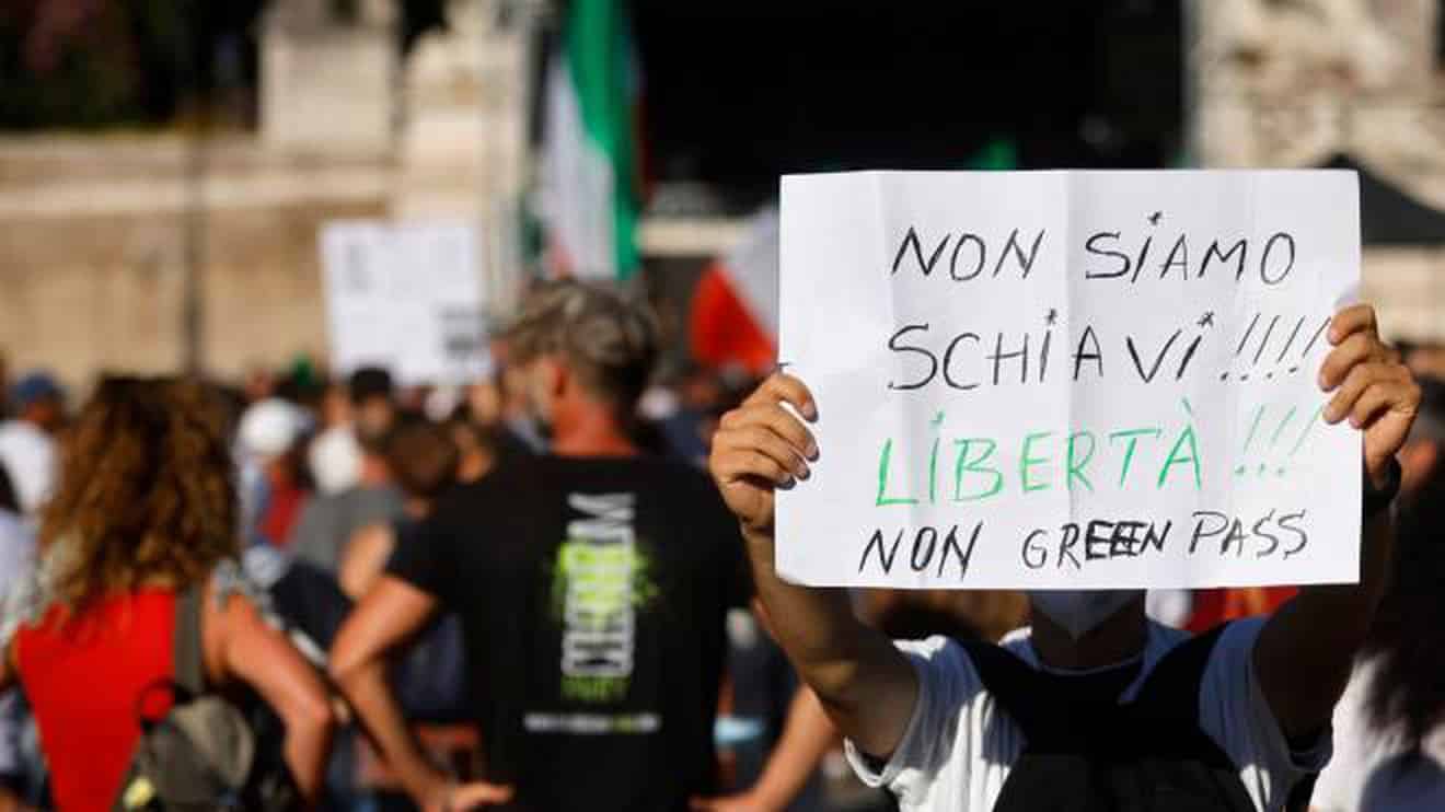 Il piano dei No Green Pass per bloccare i treni da domani, primo settembre