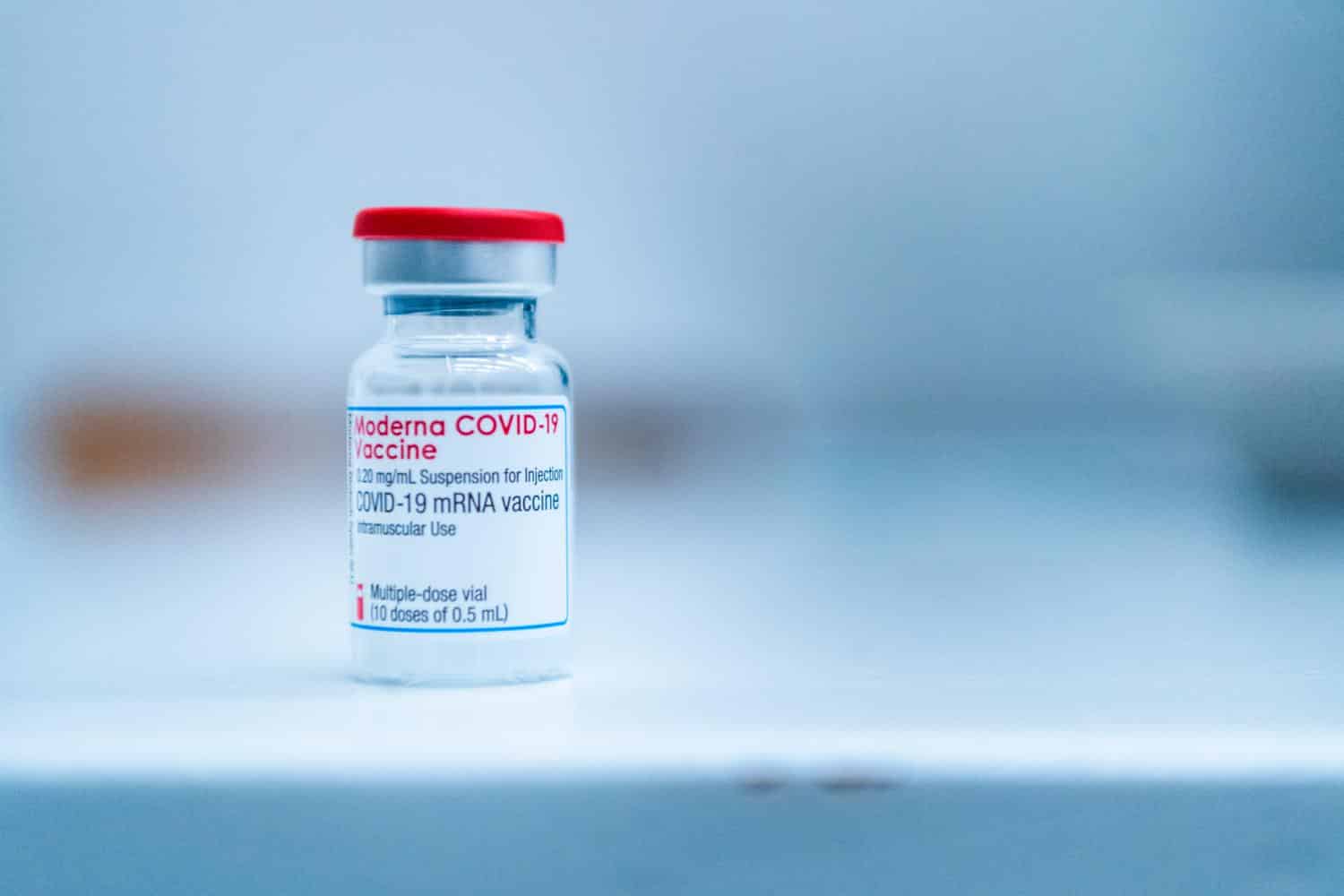 Bloccate 1,63 milioni di dosi di Moderna in Giappone: “Fiale contaminate”