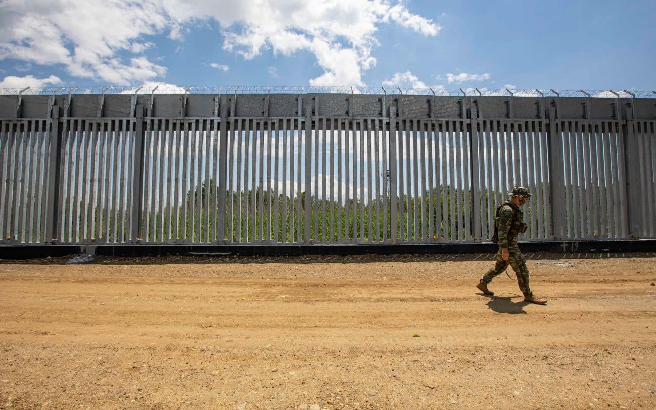 La Grecia alza un muro lungo 40 km al confine con la Turchia per fermare i migranti afghani