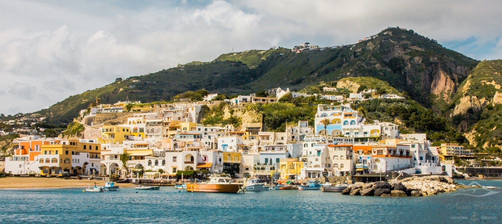 Intossicazione alimentare ad Ischia: 25 le persone in ospedale