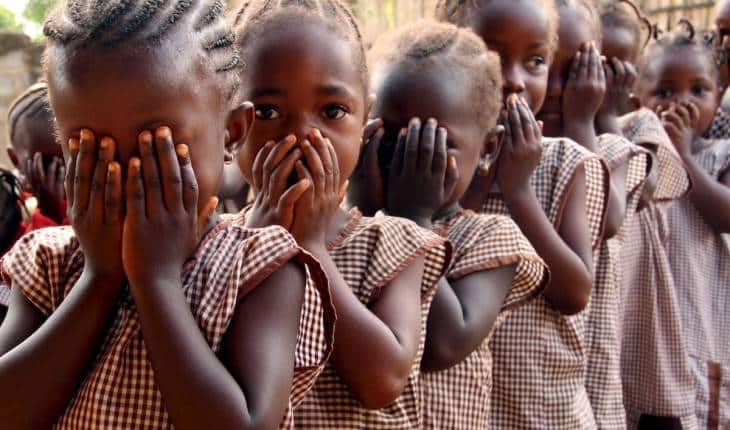 Due bambine “infibulate” in vacanza in Africa dal padre: arrestato