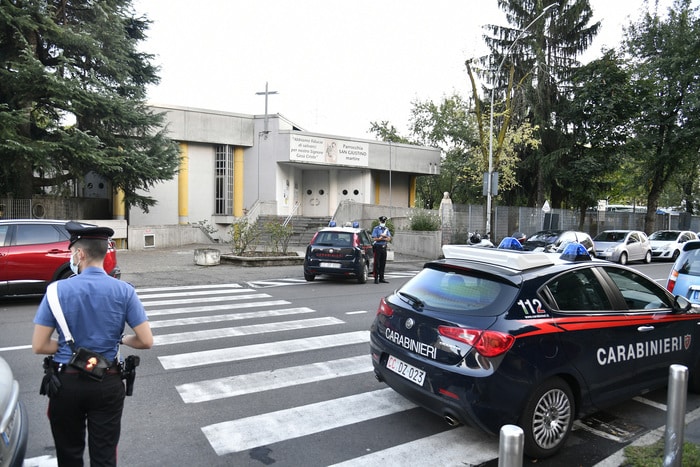 Stalking e percosse ad una quindicenne, arrestate quattro coetanee
