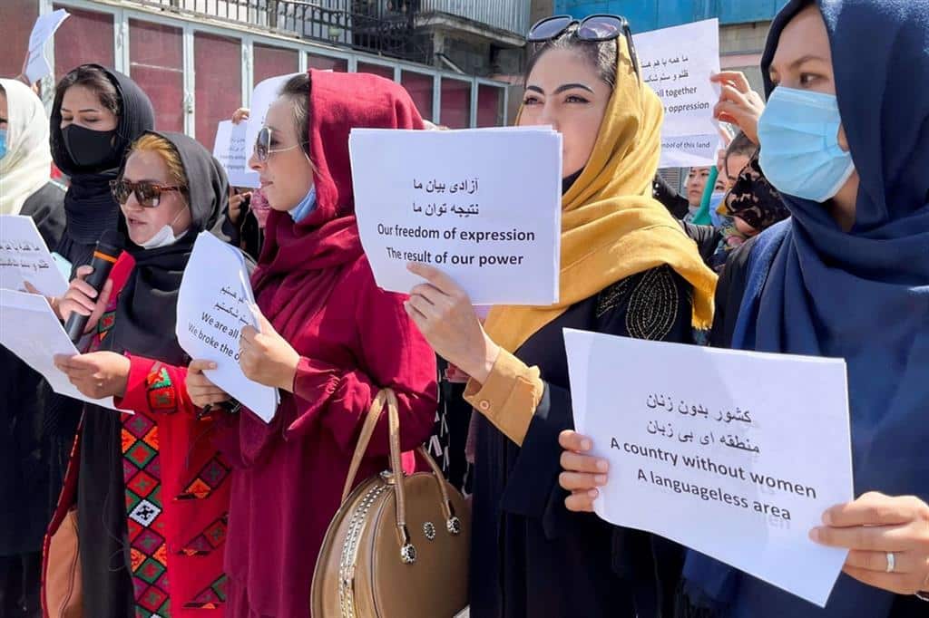 Non si arresta la protesta per i diritti delle donne afghane a Kabul