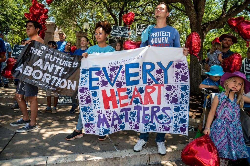Biden condanna la legge contro l’aborto del Texas, ma la Corte suprema si rifiuta di bloccarla