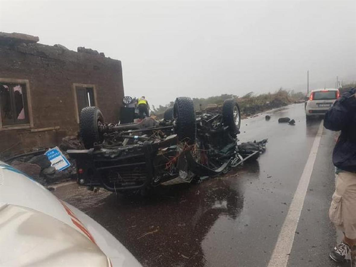 Pantelleria colpita da una tromba d’aria: l’intervento dei soccorsi Pantelleria colpita da una tromba d'aria: l'intervento dei soccorsi