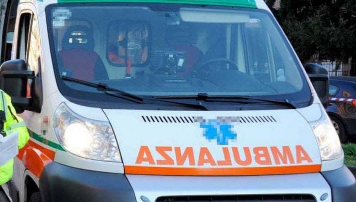 Napoli, operaio in nero cade da un’impalcatura e muore Napoli, cade da un'impalcatura e muore: lavorava in nero