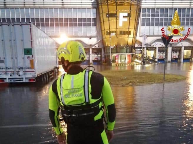 Nubifragio a Milano: Malpensa bloccata per due ore