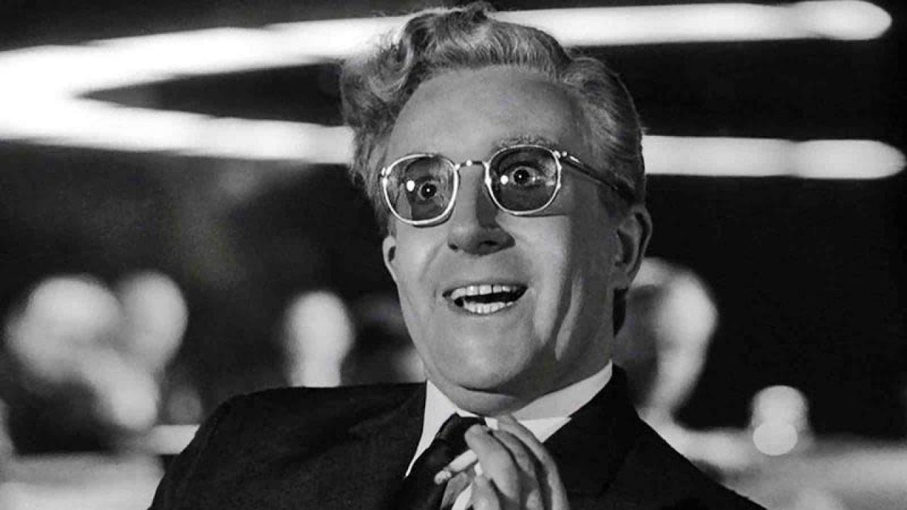 Peter Sellers, 97 anni fa nasceva il grande attore comico inglese Peter Sellers, fonte lascimmiapensa.com