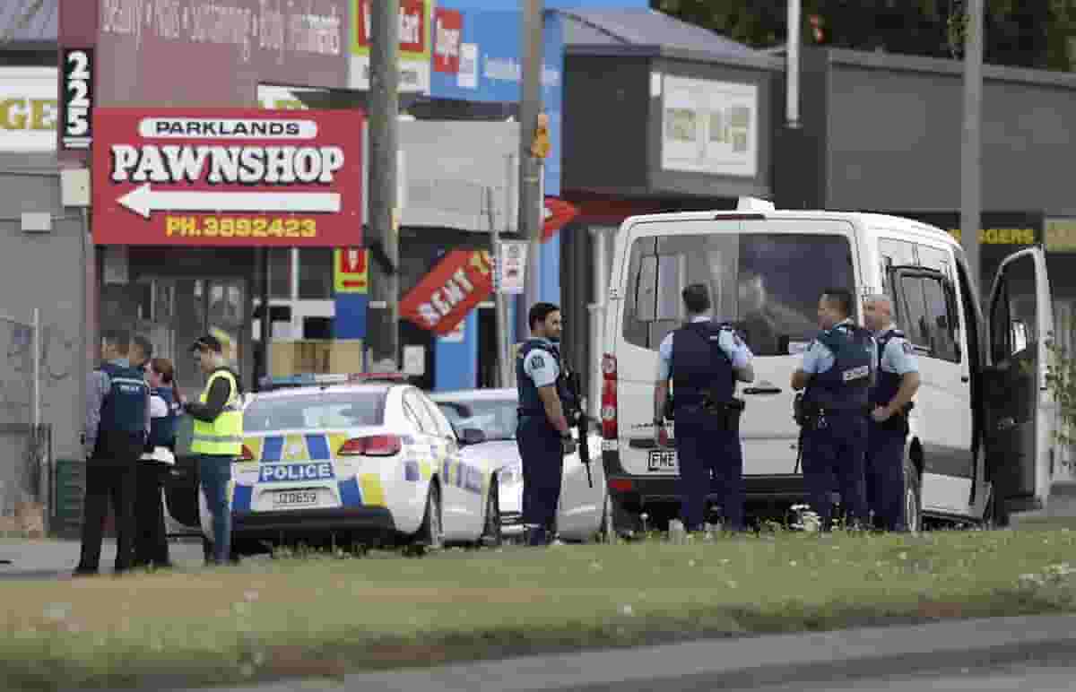 Attatto in Nuova Zelanda: “terrorista ispirato dall’Isis” ferisce 6 persone