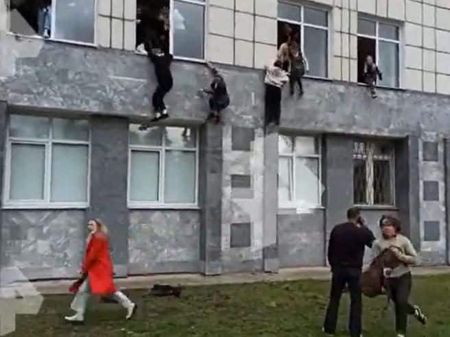 Russia, sparatoria in università a Perm: tre morti e feriti. Arrestato l’aggressore