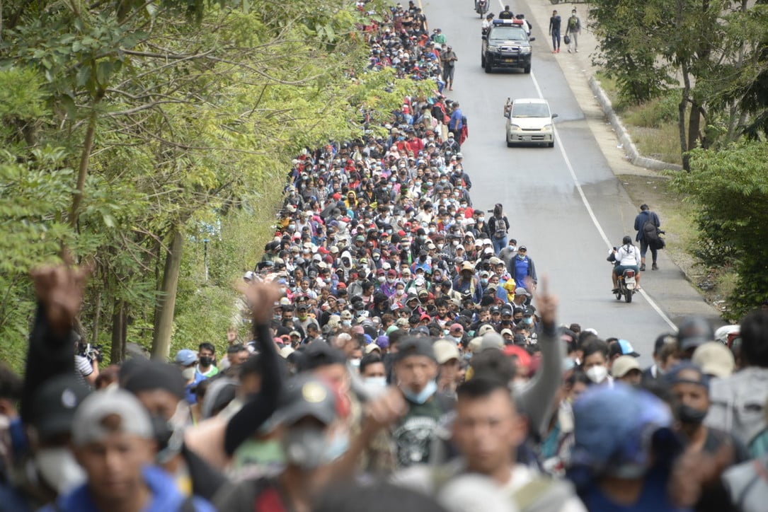 Messico, una carovana di migranti centroamericani avanza verso Nord