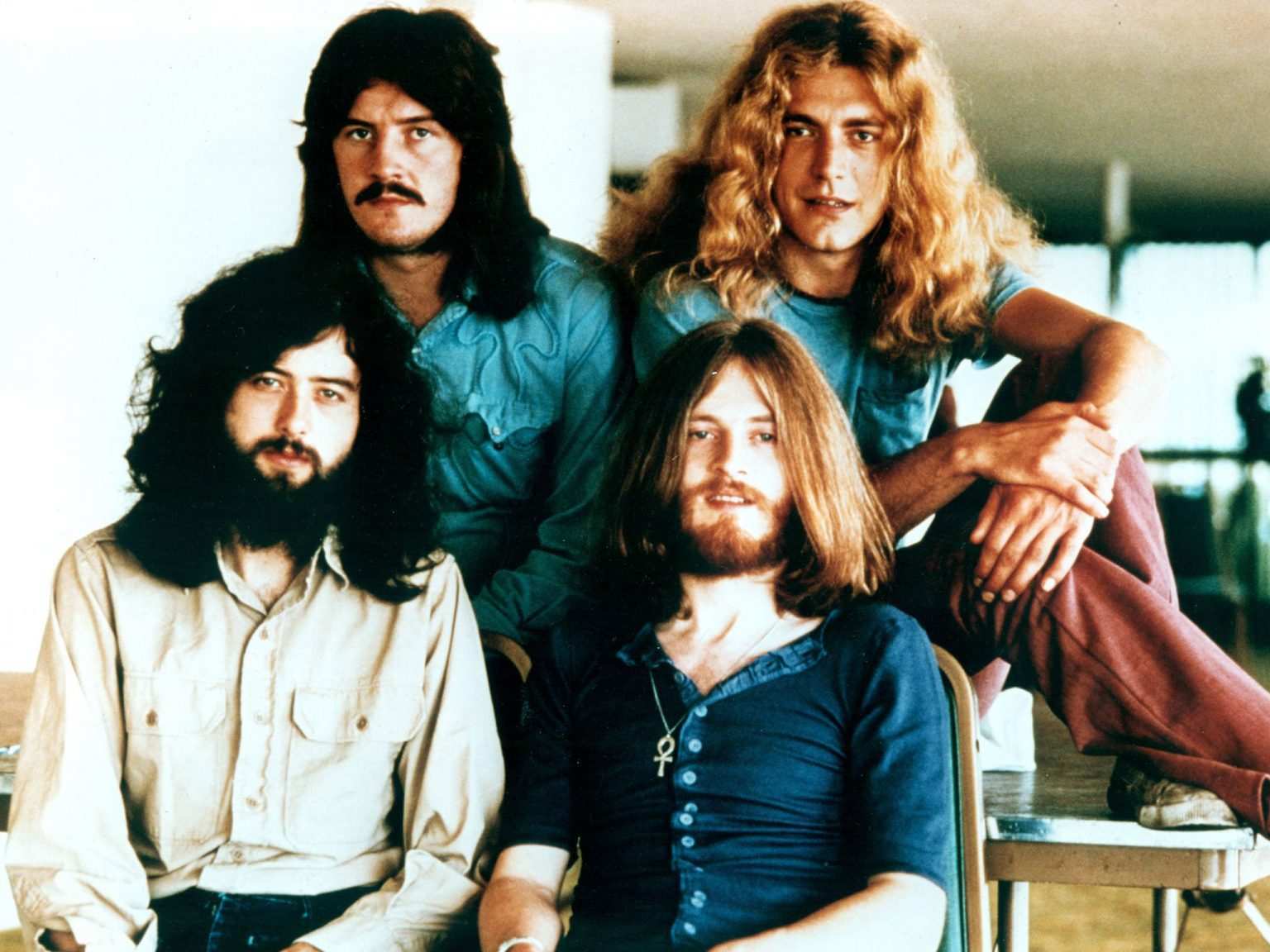 Led Zeppelin II, “il bombardiere marrone dei fan” Led Zeppelin II – fonte: https://www.baritalianews.it/