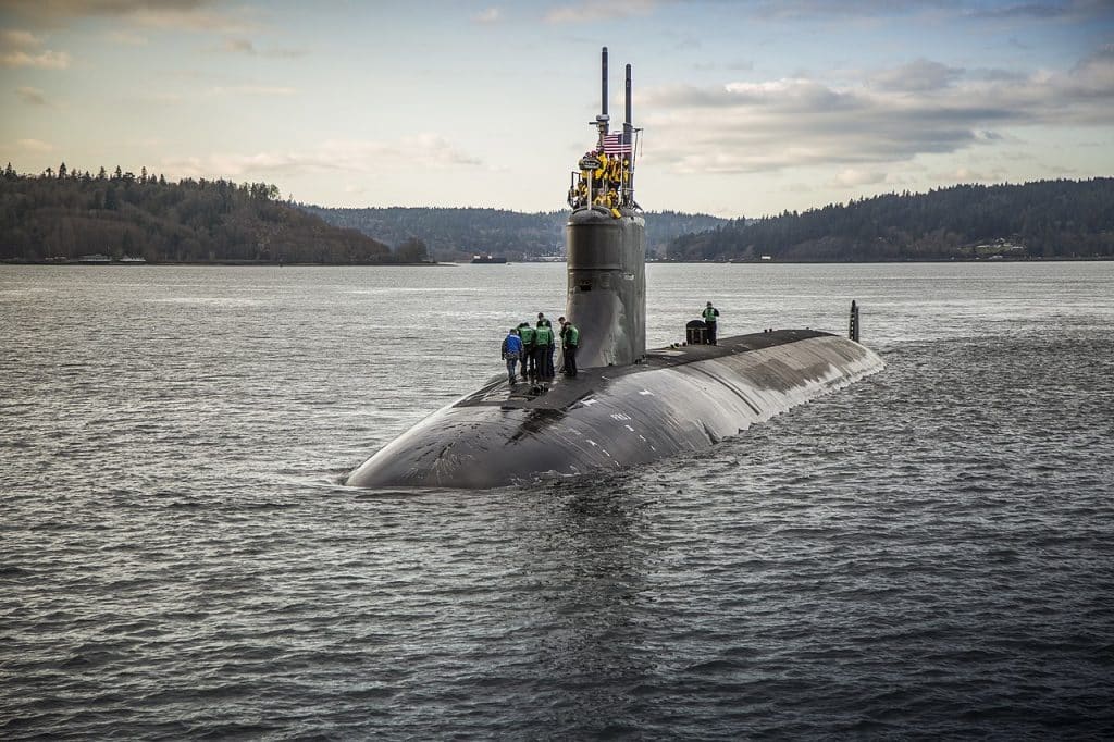 Collisione tra sottomarino Usa e oggetto non identificato: feriti 15 marinai