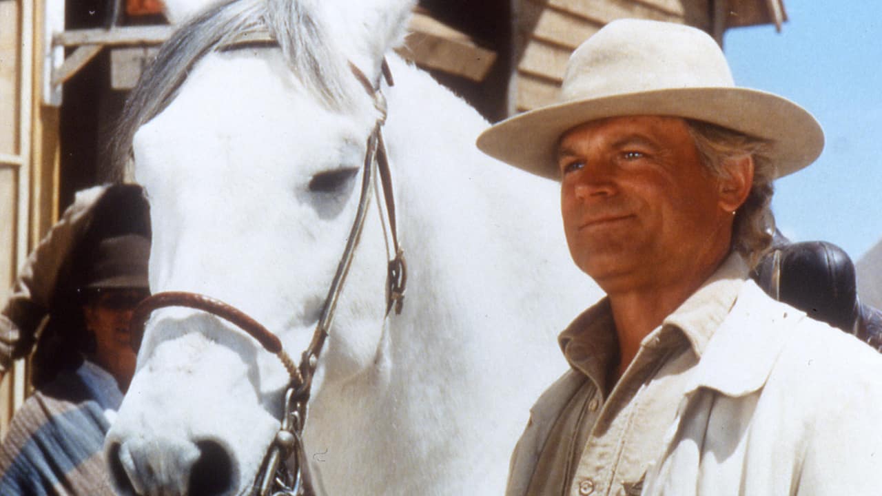 “Magia Indiana”: Lucky Luke è Terence Hill nell’ultimo episodio della serie del ‘92 "Magia Indiana", l'ultimo episodio di "Lucky Luke" stasera in tv, Credits: anixa.tv