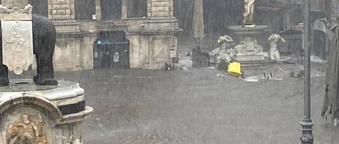 Il maltempo colpisce Catania: strade allagate, morto un automobilista