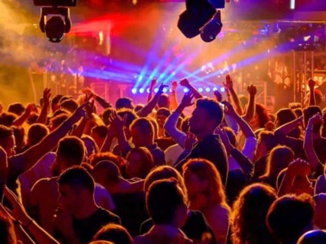Riapertura discoteche, Salvini: “Aziende rischiano di fallire”